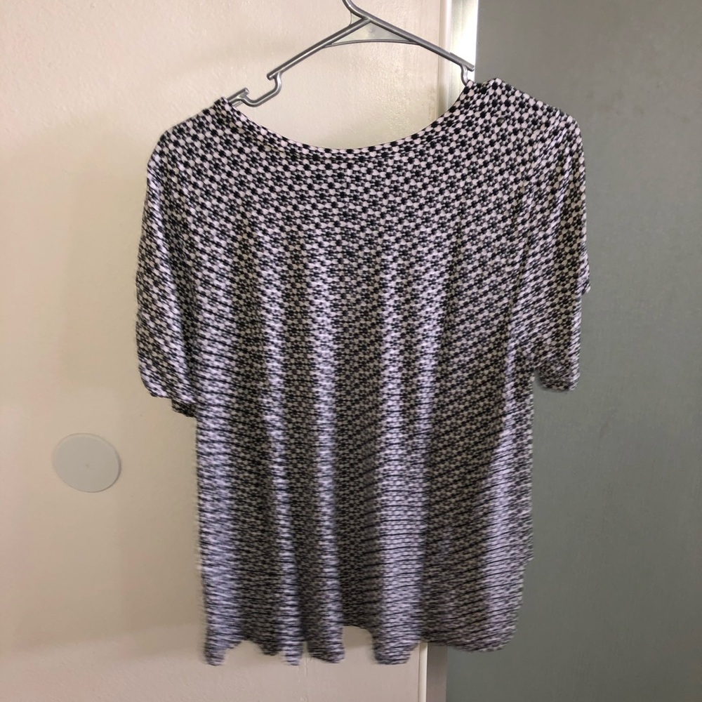 blouse - Picture 3 of 3